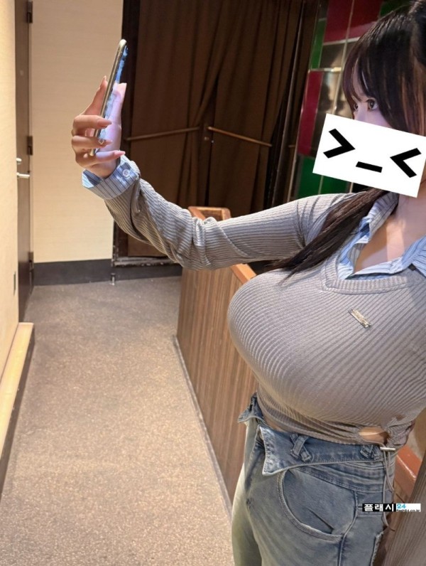 젖통 하나는 탑급인 인플루언서 이미지 5