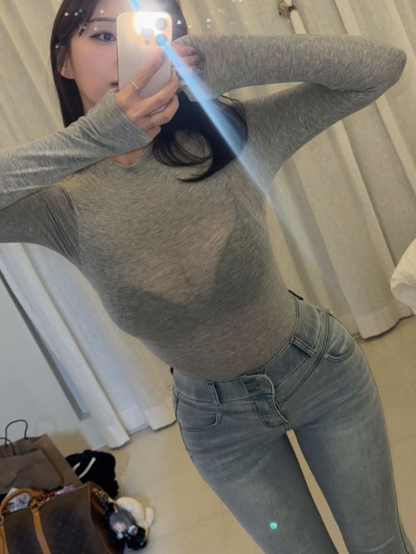꽃빵 과감한 시스루룩 이미지 2