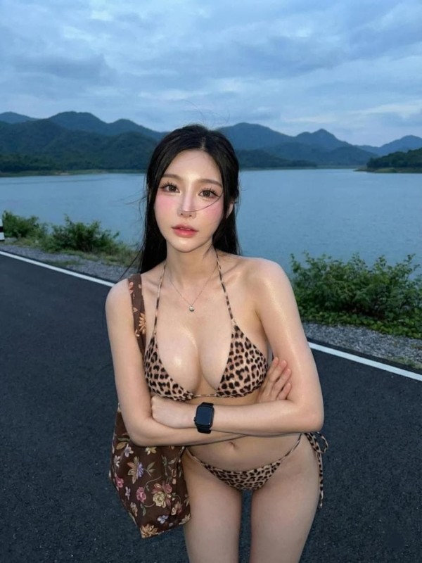 외모에서 광이 나는 비키니녀 ㅗㅜㅑ 이미지 3
