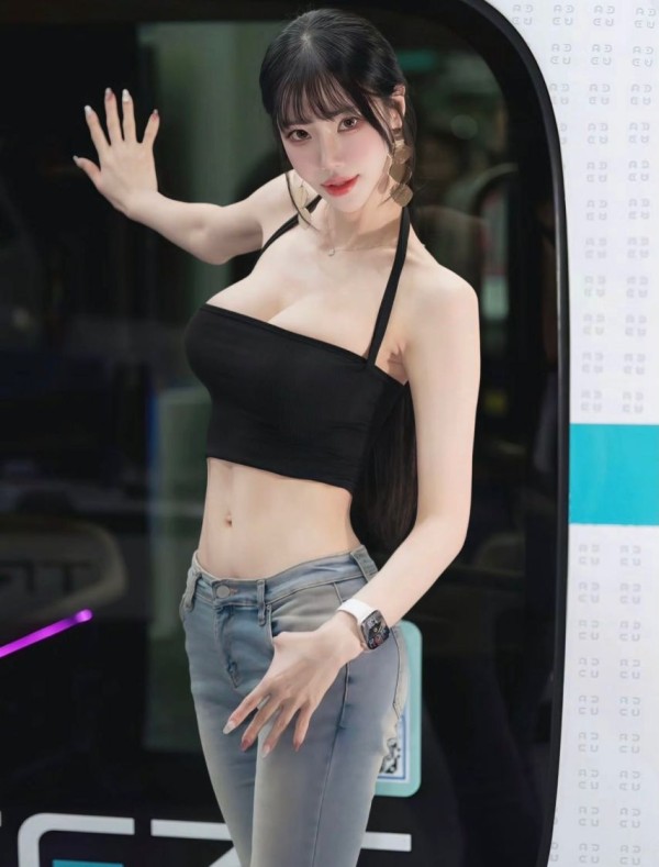 여전한 레이싱걸계의 탑 민한나 이미지 2