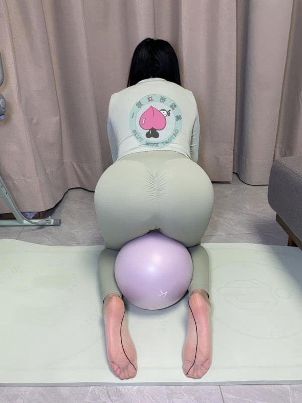 꼴리는 이희은 사장님 뒷태 이미지 2