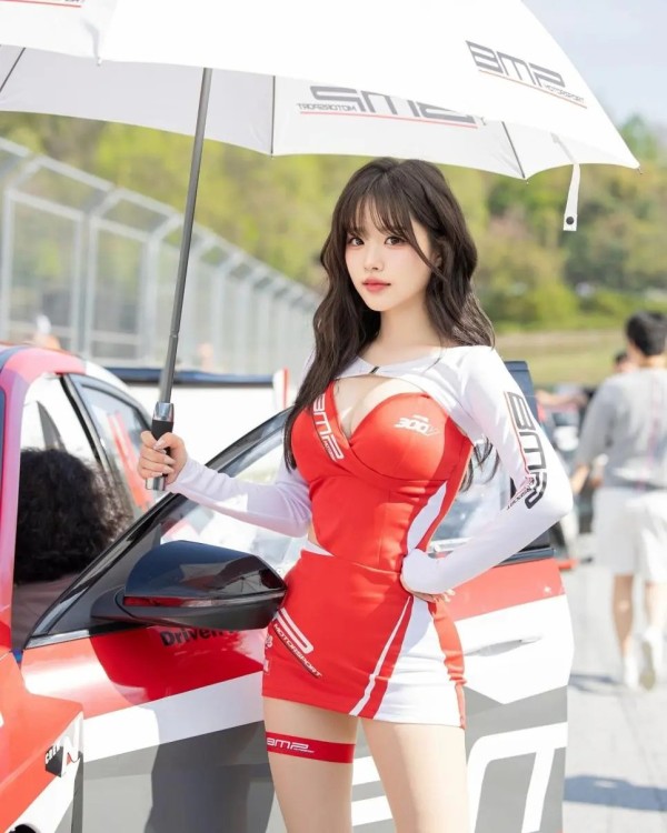 레이싱모델 홍딩굴 외모가 대박이네요 이미지 7