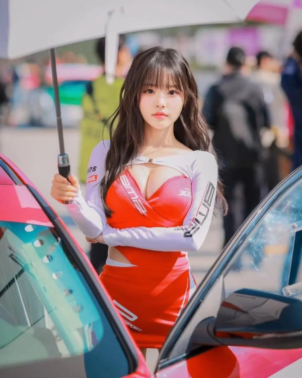 레이싱모델 홍딩굴 외모가 대박이네요 이미지 8