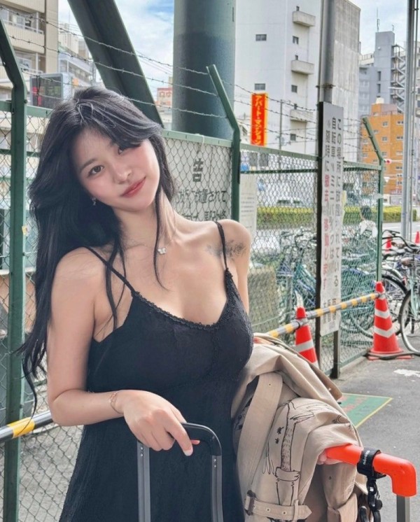 몸매 쥑여주는 무당 노슬비 이미지 6