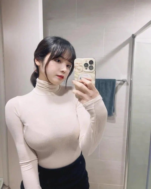 사이즈 인증하는 여사친 이미지 1