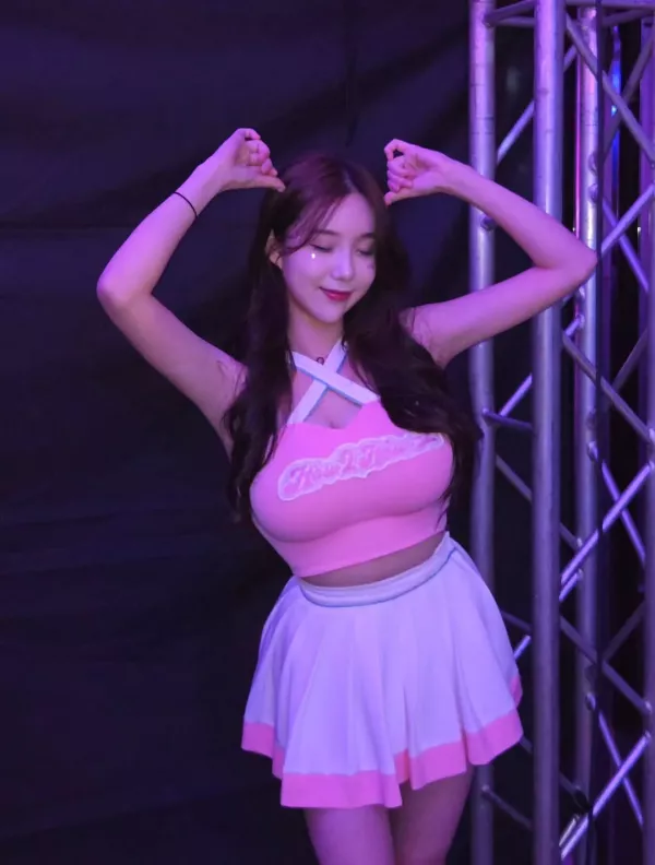 묵직한 김현영 치어리더 이미지 2