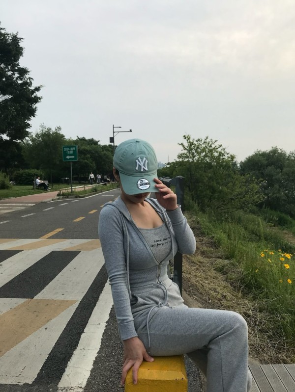 최근 한강가면 꼭 볼수있는 패션 이미지 1