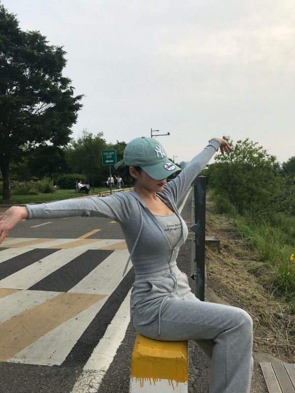 최근 한강가면 꼭 볼수있는 패션 이미지 3