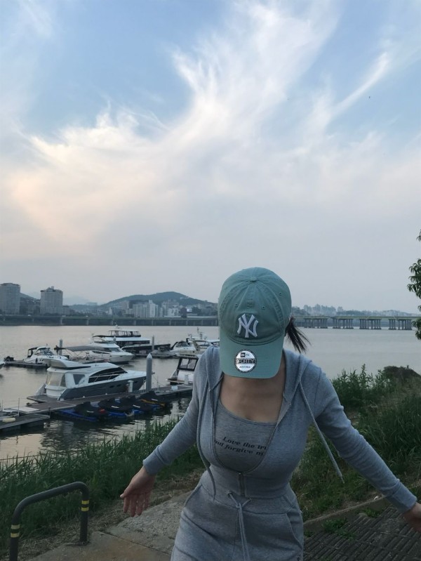 최근 한강가면 꼭 볼수있는 패션 이미지 6