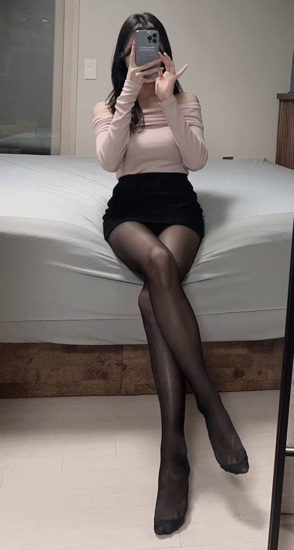 얼굴 몸매가 되면 무조건 찍는 셀카 이미지 4