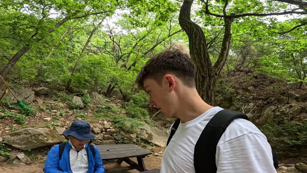 🏔️ 외국인이 서울에서 혼자 등산하다가 거의 죽을뻔한 이유 이미지 4