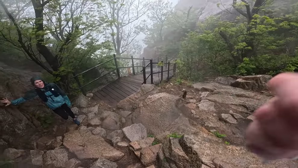 🏔️ 외국인이 서울에서 혼자 등산하다가 거의 죽을뻔한 이유 이미지 13