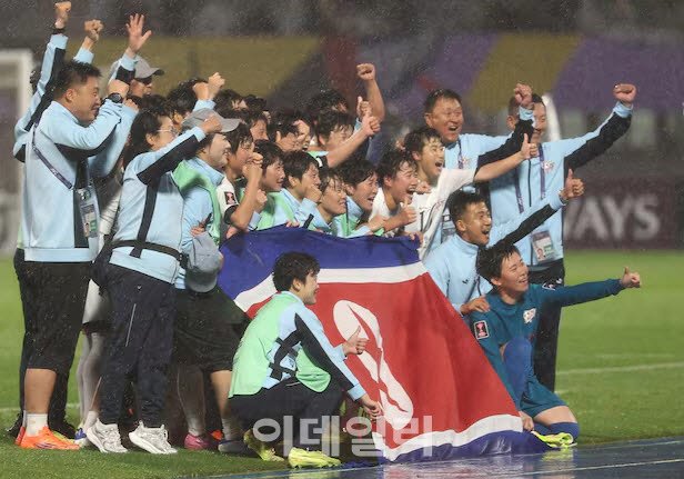 태극기 응원도 금지되는 대한민국 근황 이미지 3
